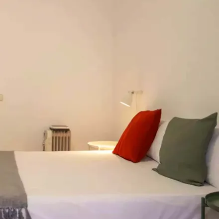 Rent this 1 bed room on Calle de Campomanes in 13, 28013 Madrid