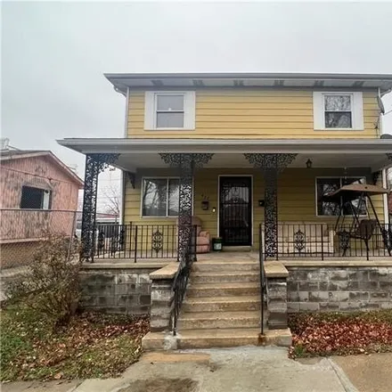 Image 2 - 437 Prospect Avenue, Kansas City, MO 64124, USA - House for sale