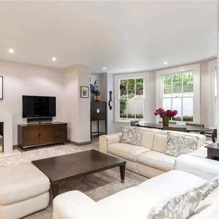 Rent this 3 bed apartment on 6 Gledhow Gardens in London, SW5 0BA