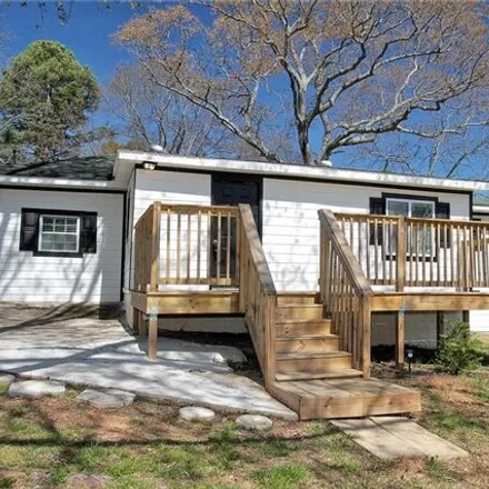 Rent this 3 bed house on 5222 Chattahoochee Street in Flowery Branch, Hall County
