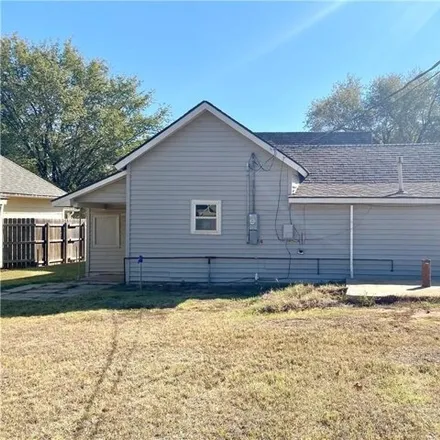 Image 3 - 168 North 5th Street, Weatherford, OK 73096, USA - House for sale