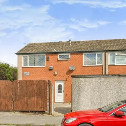 Buy this 4 bed house on Naburn View in Leeds, LS14 2BW