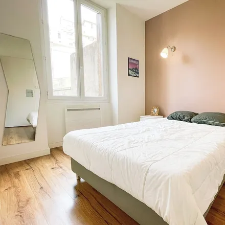 Image 4 - Rue Revol, 38000 Grenoble, France - Apartment for rent