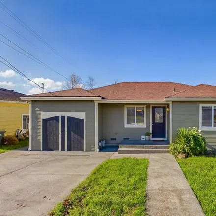 Buy this 3 bed house on 460 Summer Street in Fortuna, CA 95540