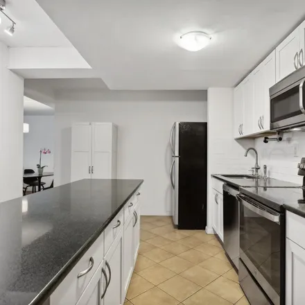 Rent this 2 bed apartment on 402 East 90th Street in New York, NY 10128