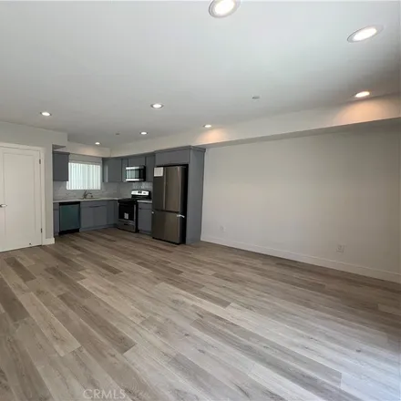 Image 3 - 2727 La Brea Avenue, Los Angeles, CA 90016, USA - Apartment for rent