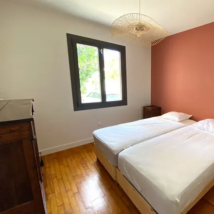Rent this 5 bed house on 84800 L'Isle-sur-la-Sorgue