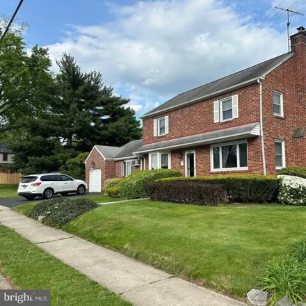 Rent this 3 bed house on 433 South Mitchell Avenue in Lansdale, PA 19446