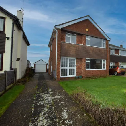 Buy this 3 bed house on Enderby Crescent in Gainsborough CP, DN21 1XQ