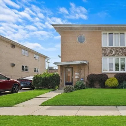 Buy this 7 bed house on 9660 Kilpatrick Avenue in Oak Lawn, IL 60453