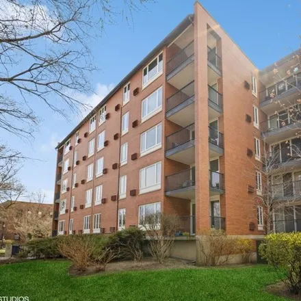 Buy this 2 bed condo on 400 Main Street in Evanston, IL 60202