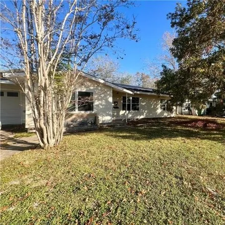 Buy this 3 bed house on 3586 Meadowlane Avenue in Victoria, TX 77901