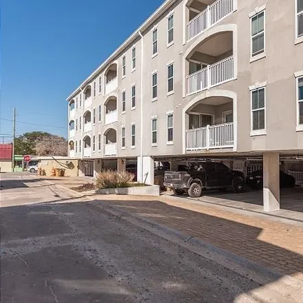 Buy this 3 bed condo on 94 Atlantic Avenue in Tybee Island, Chatham County