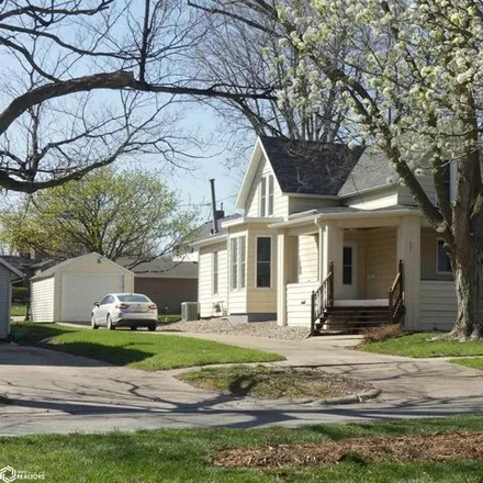 Buy this 4 bed house on 963 North Main Street in Carroll, IA 51401