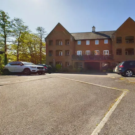 Buy this 2 bed apartment on FP Twyford No.2 in Twyford, RG10 9GY