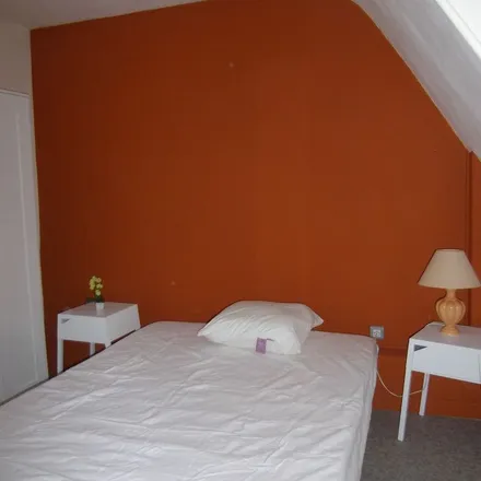 Image 5 - Saint-Quentin, Aisne, France - Apartment for rent