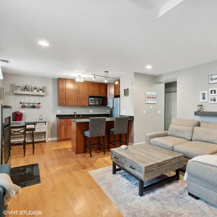 Image 2 - 1122 North Oakley Boulevard, Chicago, IL 60622, USA - House for sale