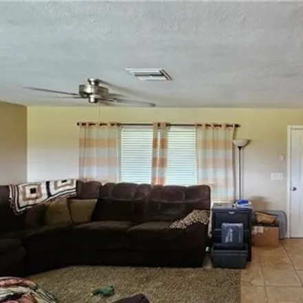 Image 2 - 645 Wildwood Parkway, Cape Coral, FL 33904, USA - House for sale