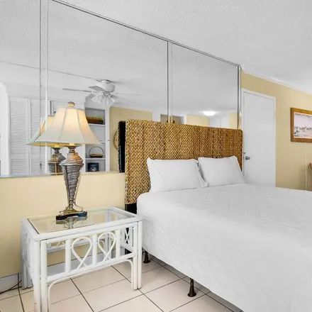 Image 4 - Panama City, FL - Condo for rent