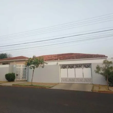 Rent this 3 bed house on Avenida Doutor Agostinho Tucci in Vila Harmonia, Araraquara - SP