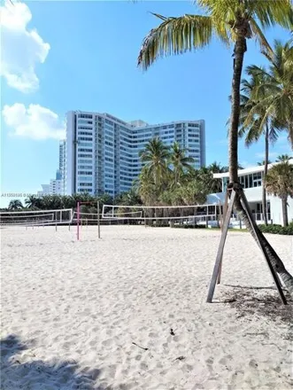 Image 8 - Burleigh House Condominium Inc., 7135 Collins Avenue, Atlantic Heights, Miami Beach, FL 33141, USA - Condo for sale