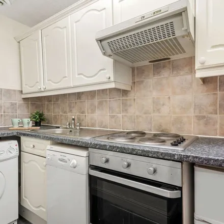 Rent this 1 bed apartment on Kensington Court in Royal Park Terrace, Leeds