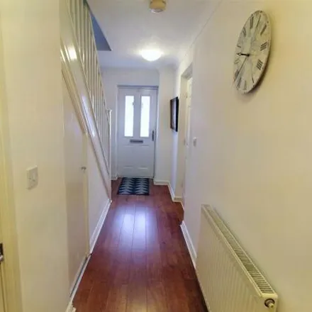 Image 6 - unnamed road, Lascelles Hall, HD8 0FE, United Kingdom - Townhouse for sale