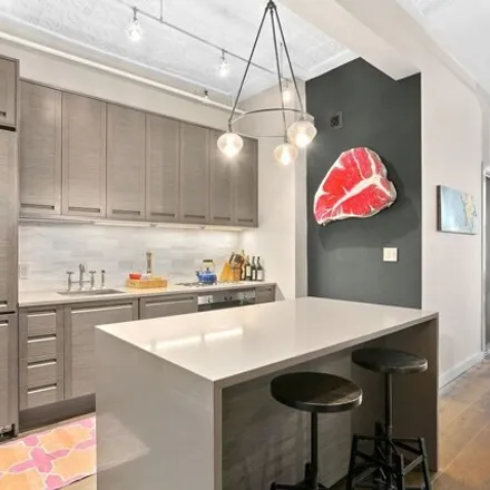 Image 2 - 107 West 25th Street, New York, NY 10001, USA - House for sale