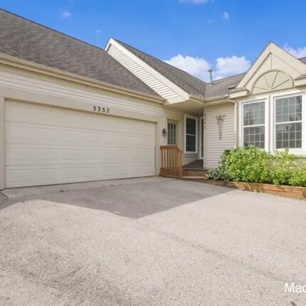 Buy this 3 bed condo on 3382 Golfview Drive Northwest in Walker, MI 49544
