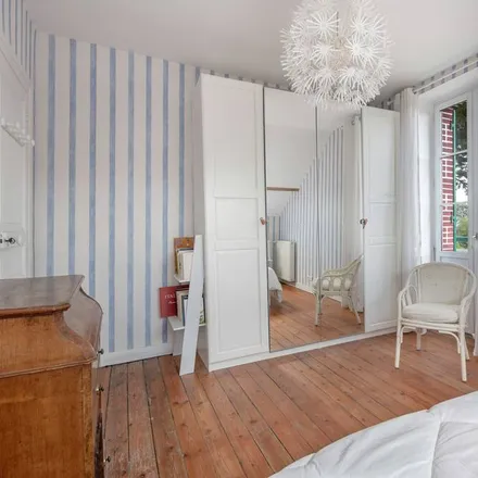 Rent this 4 bed house on Le Pouliguen in Rue de la Minoterie, 44510 Le Pouliguen