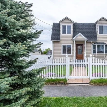 Buy this 3 bed house on 28 Saint Paul Street in Westfield, MA 01085