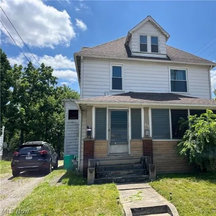 Buy this 4 bed house on 203 E Main St in Girard, Ohio