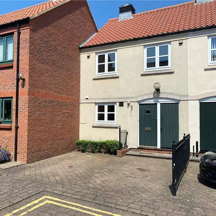 Rent this 3 bed townhouse on unnamed road in Yarm, TS15 9AF