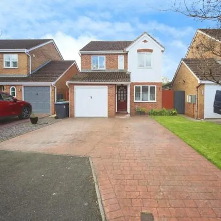Buy this 3 bed house on Kiln Close in Stratford-on-Avon, B80 7EF