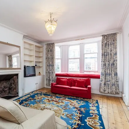 Rent this 3 bed apartment on Ormonde Mansions in 110 Southampton Row, London