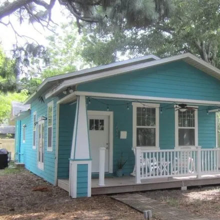 Rent this 3 bed house on 2547 4th Avenue North in Saint Petersburg, FL 33713