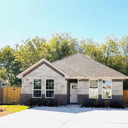 Buy this 3 bed house on 148 Peacock Street in Cleburne, TX 76031
