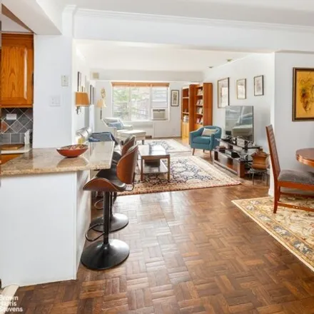 Image 2 - 3282 Oxford Avenue, New York, NY 10463, USA - Apartment for sale