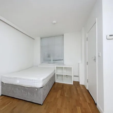 Rent this studio apartment on 5 Sycamore Avenue in London, W5 4LD