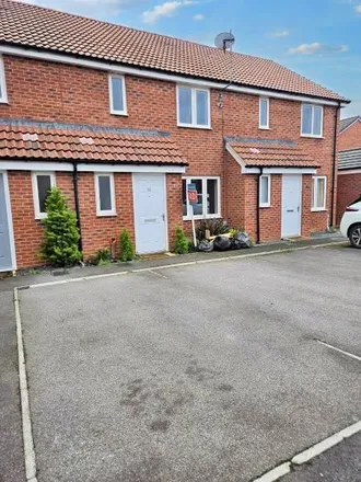 Rent this 3 bed townhouse on 12 Reeves Close in Monkton Heathfield, TA2 8FU