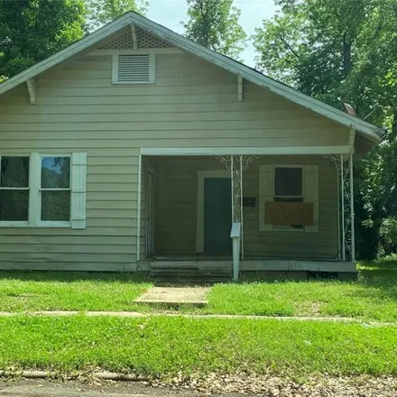 Buy this 2 bed house on 3157 Exposition Avenue in Shreveport, LA 71109