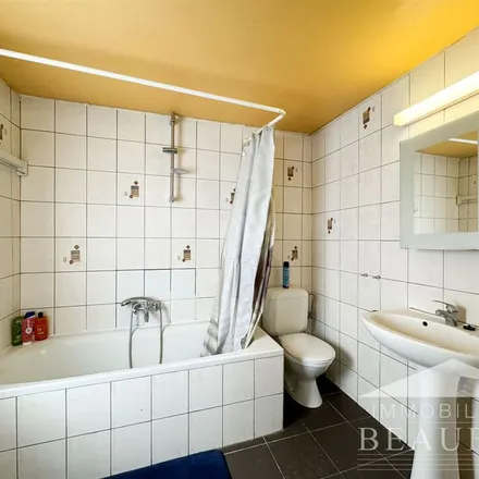 Rent this 4 bed apartment on Faubourg de Namur 118 in 1400 Nivelles, Belgium