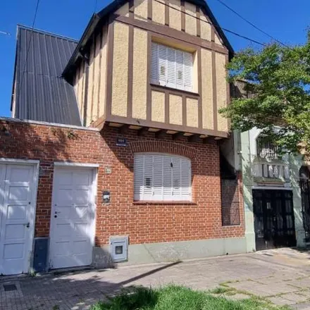 Rent this 4 bed house on Calle 17 1808 in Partido de La Plata, 1900 La Plata
