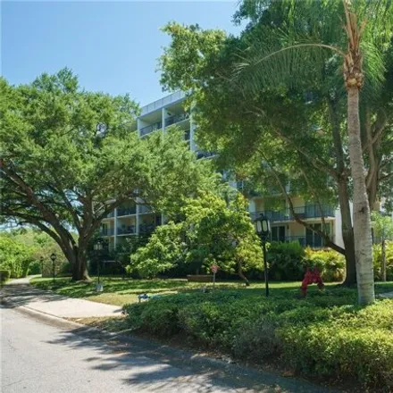 Buy this 2 bed condo on 2699 Seville Boulevard in Clearwater, FL 33764