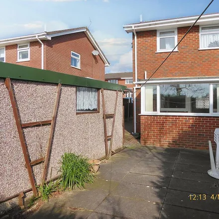 Image 2 - Eros Crescent, Hanley, ST1 6RN, United Kingdom - Duplex for rent