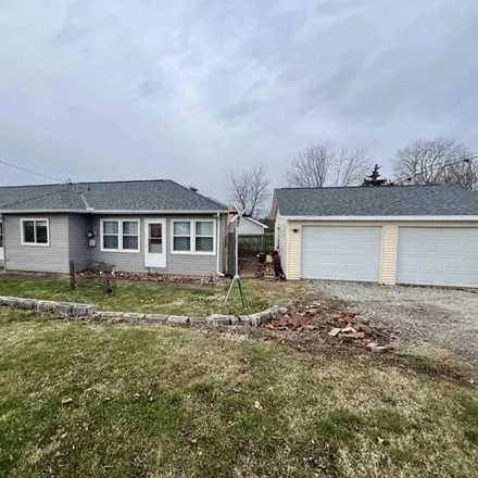 Buy this 3 bed house on 4551 North Boulevard Avenue in Peoria Heights, Peoria