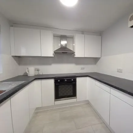 Image 1 - Adrians Walk, Slough, SL2 5ET, United Kingdom - Apartment for rent