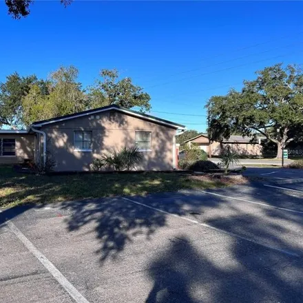 Image 2 - 1904 Schlotter Circle, Holiday, FL 34690, USA - House for sale
