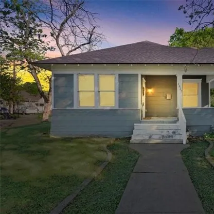 Buy this 4 bed house on 2315 North 19th Street in Waco, TX 76708