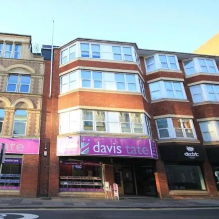 Rent this 2 bed room on Reading Town Centre in 8 King's Road, Reading